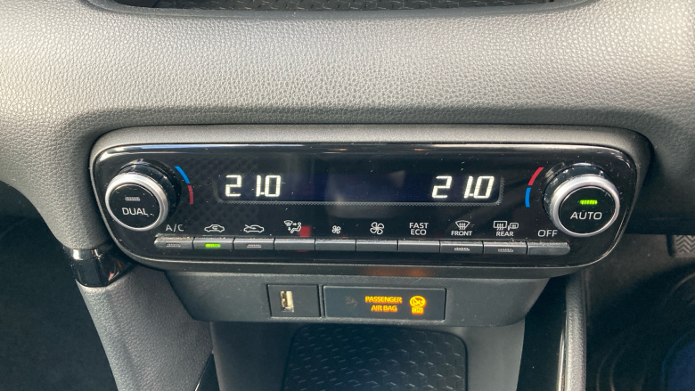 Toyota Yaris 1.5 Hybrid Launch Edition 5dr CVT Hybrid Hatchback